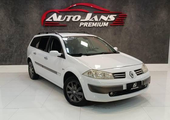 RENAULT MEGANE 1.6 DYNAMIQUE GRAND TOUR 16V FLEX 4P MANUAL RENAULT MEGANE 1.6 DYNAMIQUE GRAND TOUR 16V FLEX 4P MANUAL